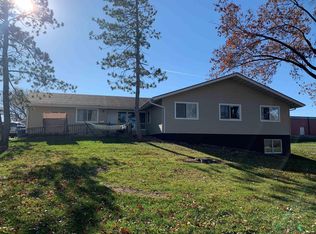 2009 Coachman Dr, Waterloo, IA 50701