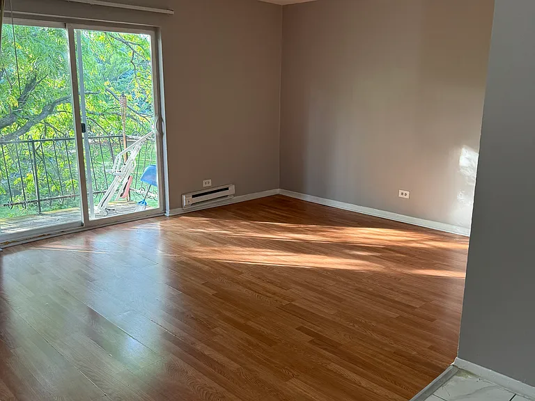 1542 Norway Ln — Photo 11