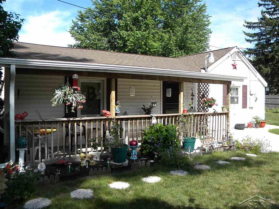 1st image of 2649 Iowa Ave
