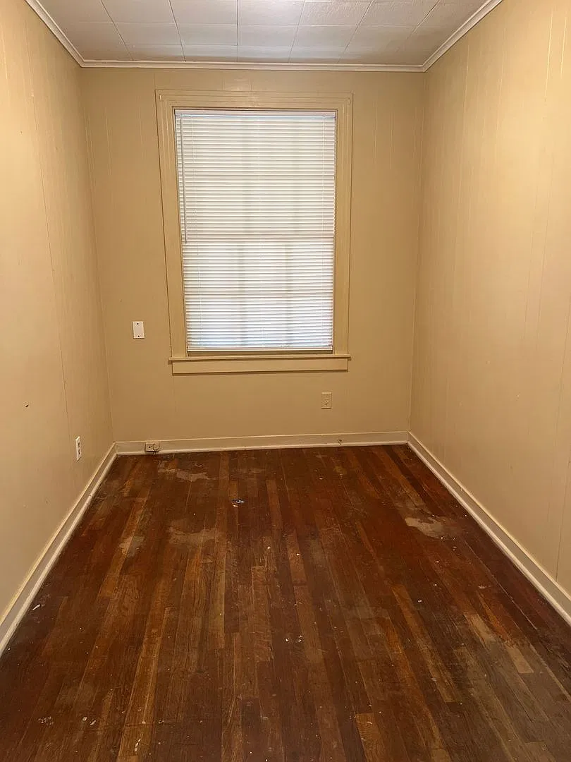 1 Bedroom 1 Bath Duplex for lease — Photo 2