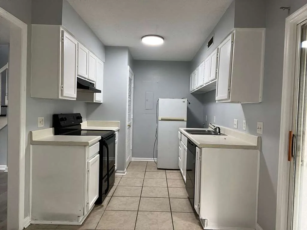 1 bed, 700 sqft, $1,225 — Photo 4