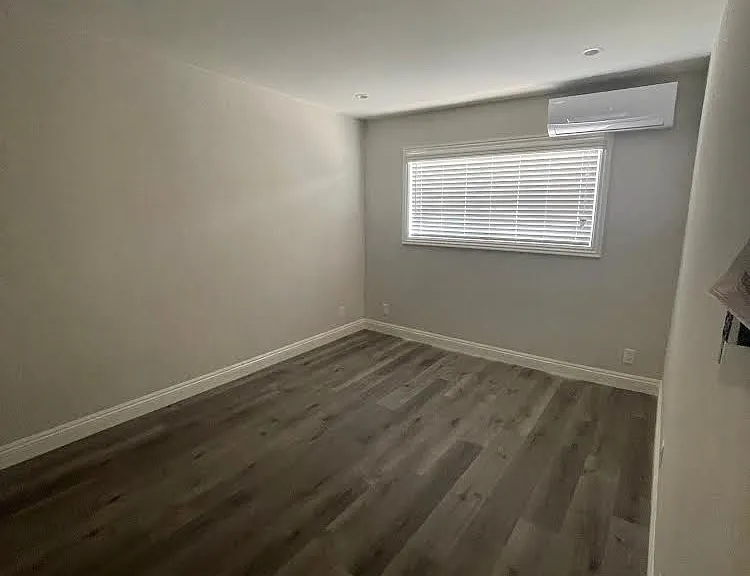 2360 Portland St #999 — Photo 10