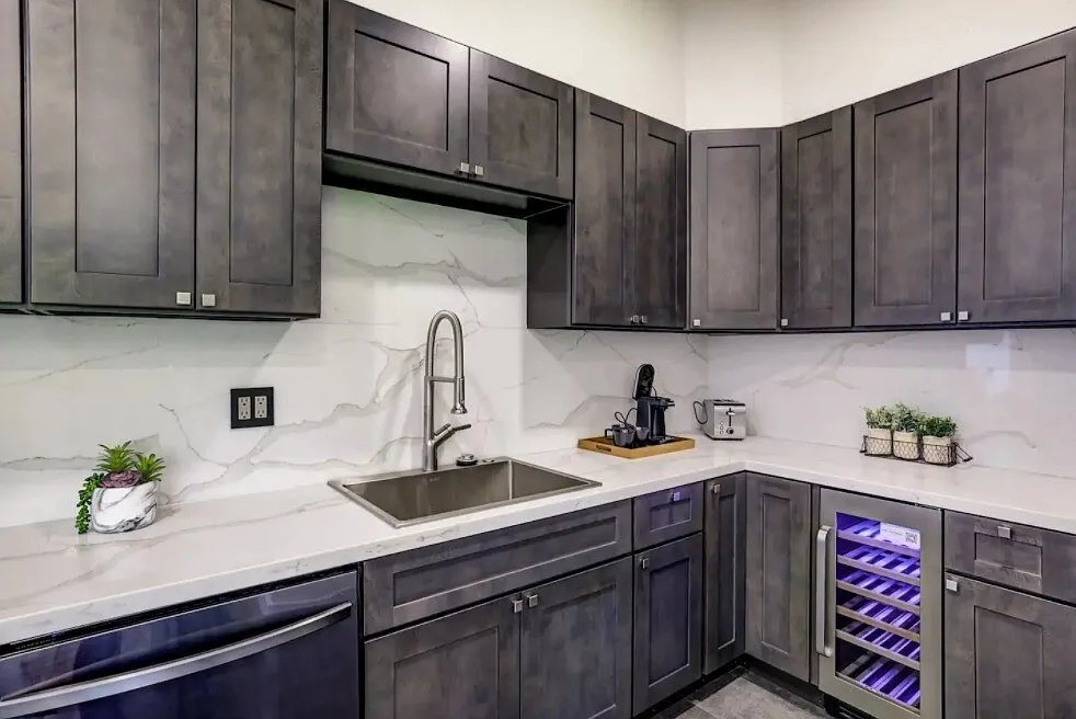 2335 Market Street — Photo 2