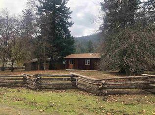 28 Doolittle St, Happy Camp, CA 96039