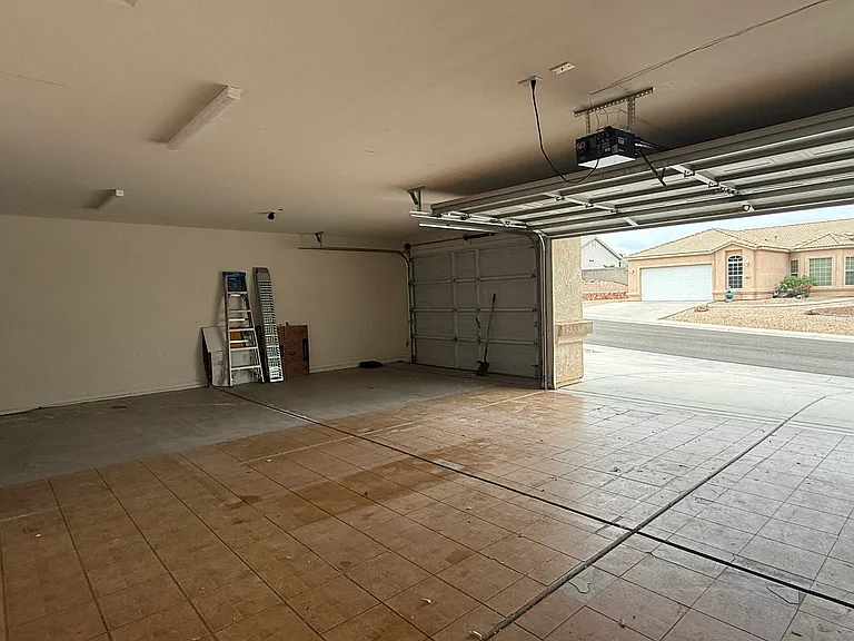 2863 Ventana Dr — Photo 32