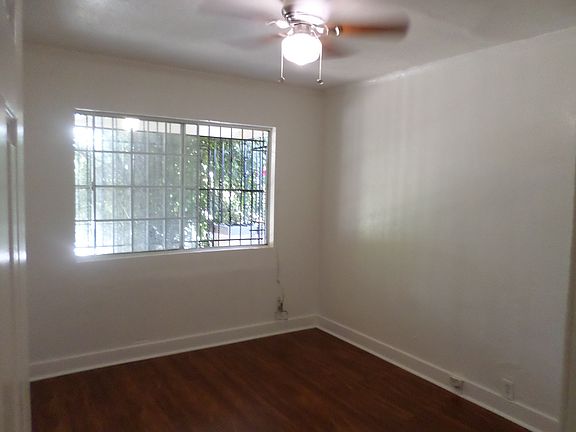 4th image of 6207 S Budlong Ave