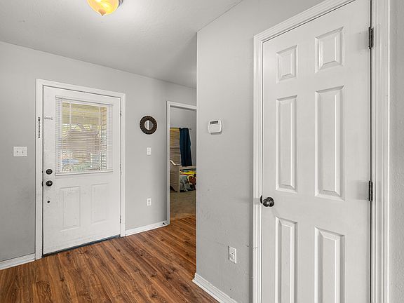 4th image of 17 S Village Ln