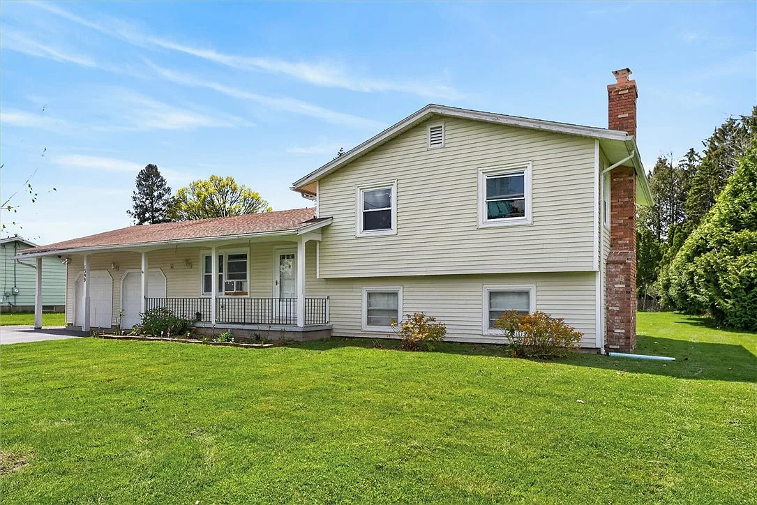 4 bed, 2.0 bath, 1895 sqft, $3,000 — Photo 3