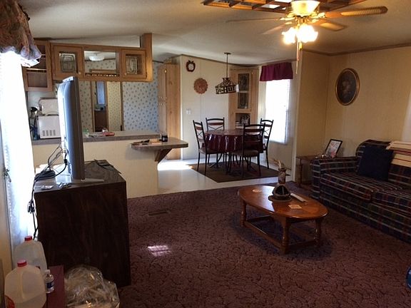 4th image of 1058 Royal Cir