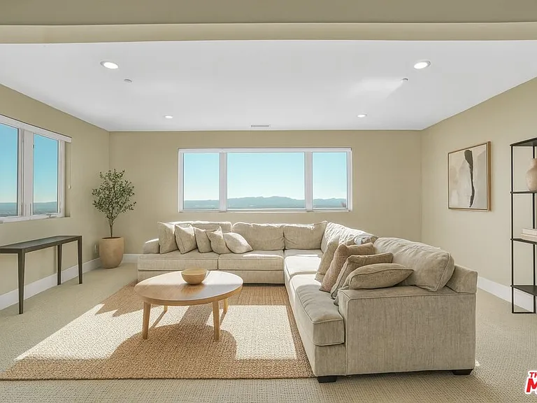 20306 W Willoughby Ln — Photo 29