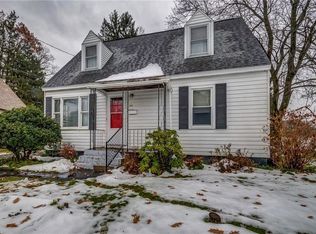 112 Waterbury Dr, North Syracuse, NY 13212