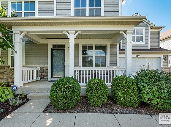 Charming front porch!