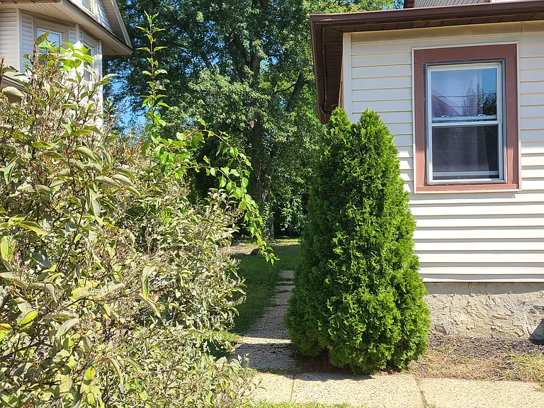 219 Virginia Ave #B — Photo 32