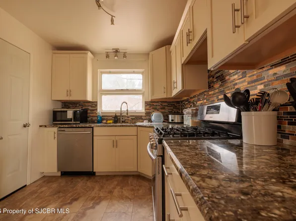 3312 N Dustin Ave, Farmington, NM 87401