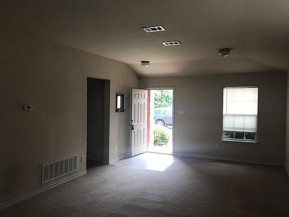 2nd image of 203 Arrowhead Dr