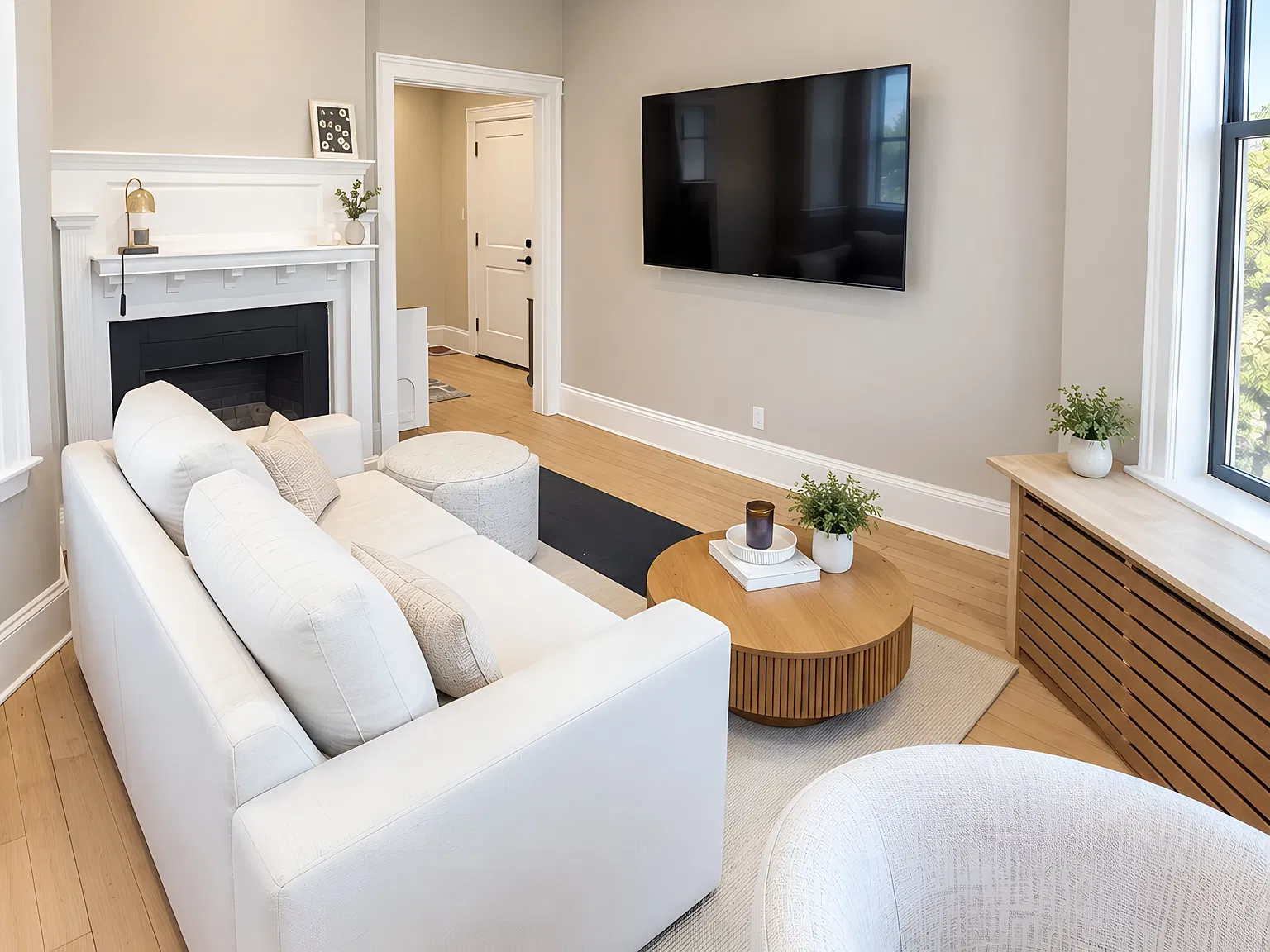 1 bed, 650 sqft, $3,200 — Photo 2
