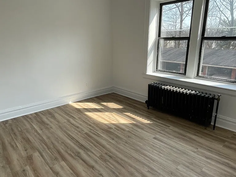 Union Square Apartments — Photo 10
