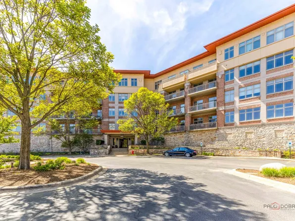 115 Prairie Park Dr APT 210, Wheeling, IL 60090