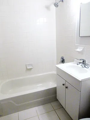 Rented by LDMI Realty Group LLC | media 38