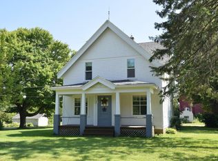 11623 W Donges Bay Rd, Mequon, WI 53097