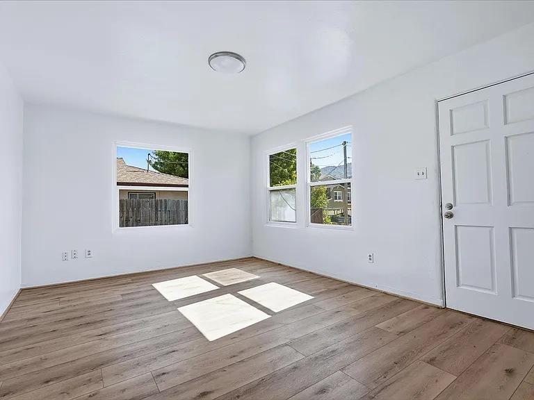 124 Stenner St — Photo 3