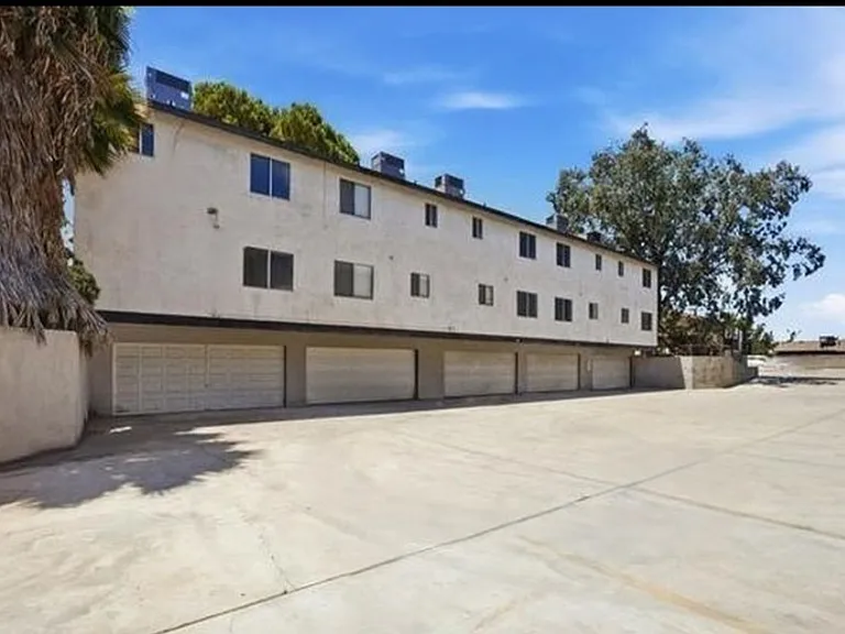 3604 Panama Ln #A — Photo 9