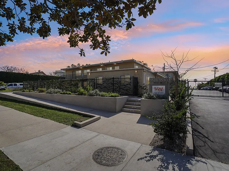 3528 W Adams Blvd — Photo 12
