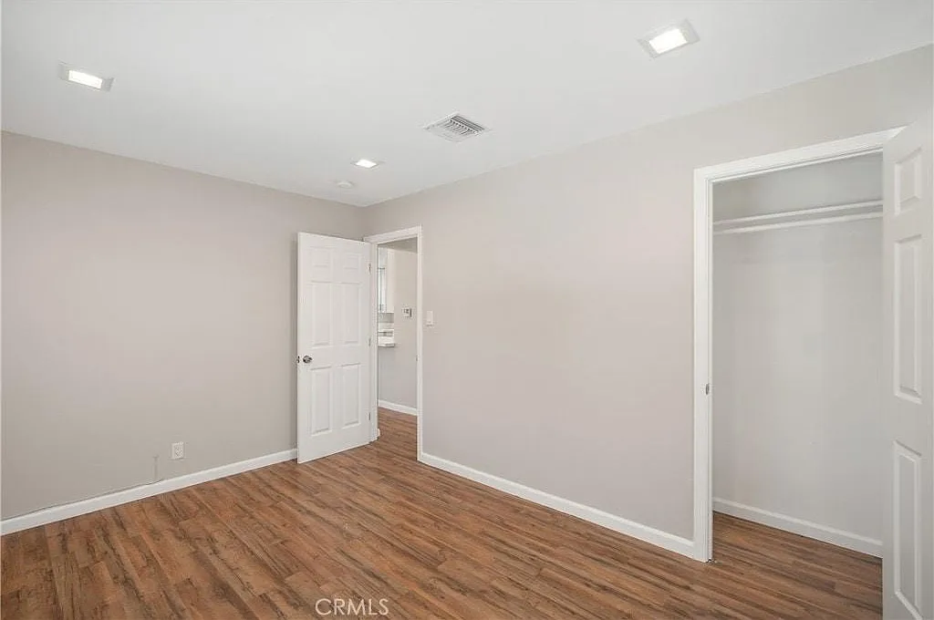 7310 Lindley Ave — Photo 2