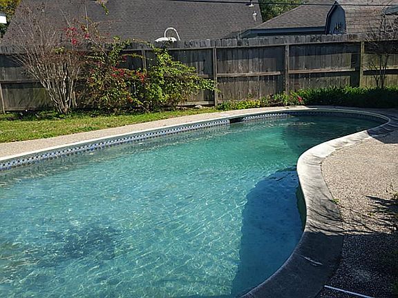 4th image of 2511 Williamsburg Dr