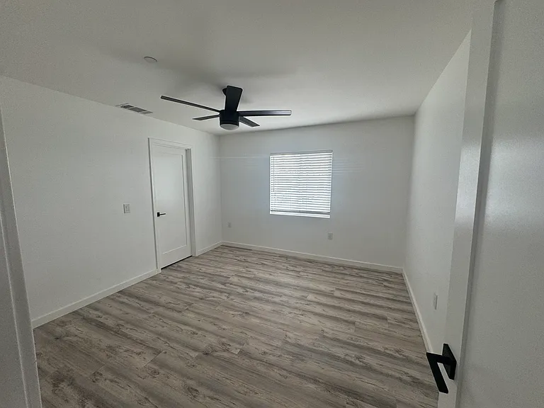 4427 Gila Ave — Photo 8