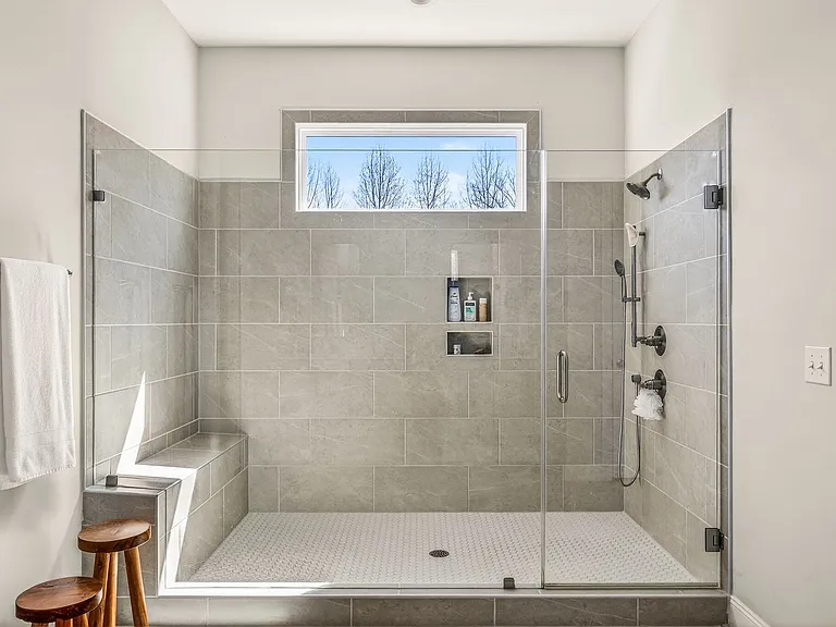 210 Lookout Rdg — Photo 25