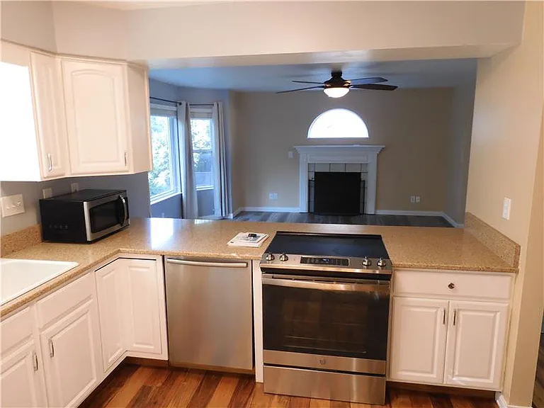 3025 Wolf Creek Way — Photo 10