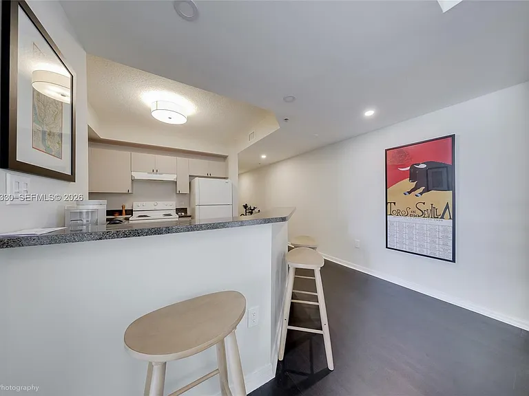 115 SW 11th St — Photo 5