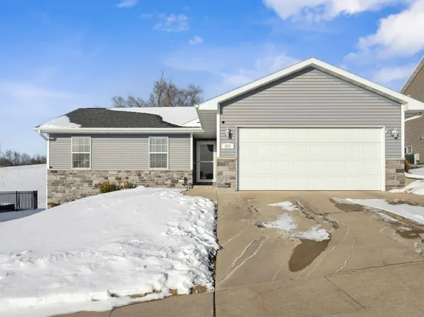 825 Marisa Rdg, Dubuque, IA 52001