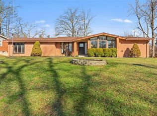 816 Westwood Dr, Ballwin, MO 63011