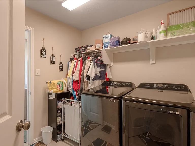 127 Worley Way — Photo 16