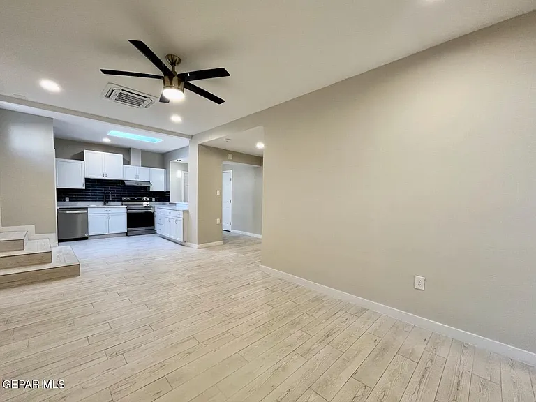 401 Blacker Ave #B — Photo 13