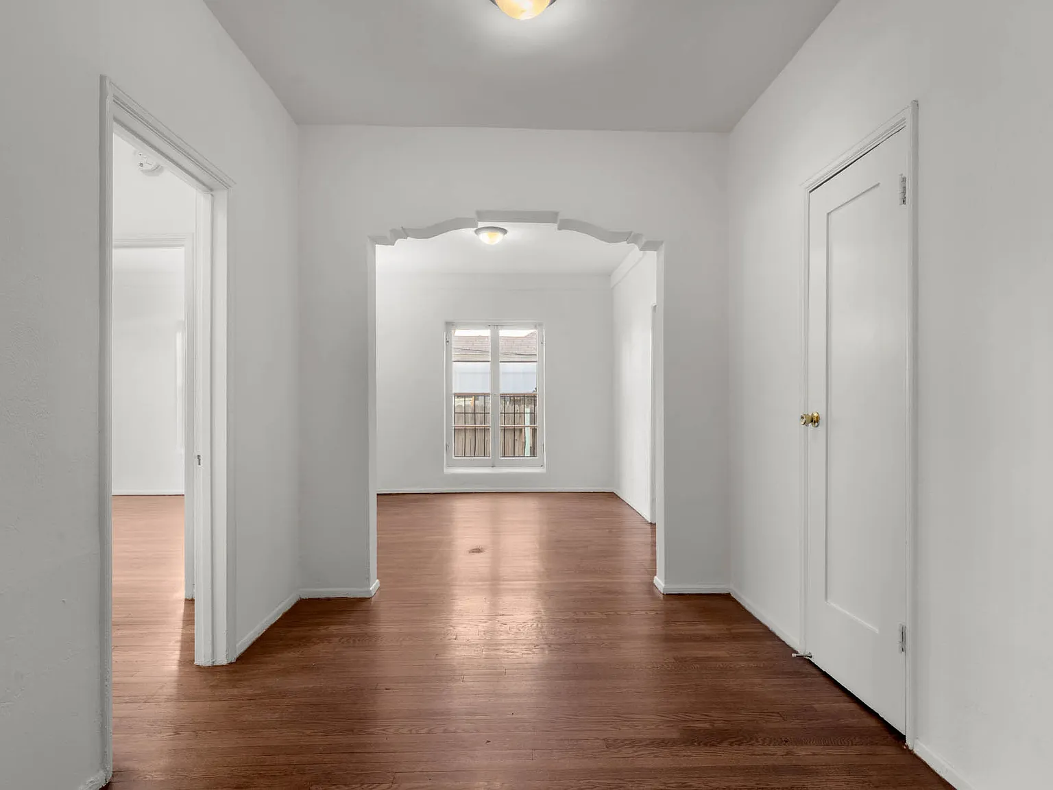 Casa Monterey Apartments — Photo 2