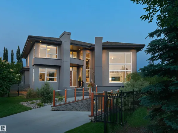 703 Dalhousie Way NW, Edmonton, AB T6M 2V3