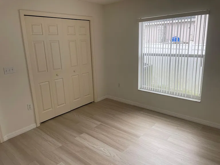 658 Sierra Cir — Photo 13