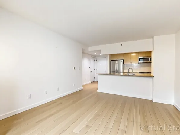 171 West 131st Street image 2 of 11