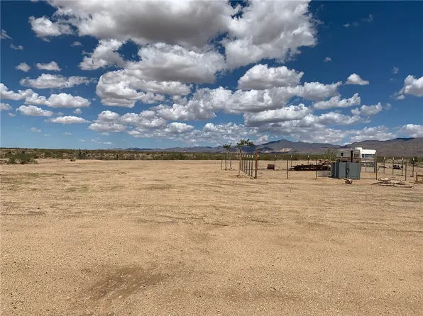 3981 N Arivaca Road, Golden Valley, AZ 86413