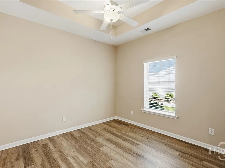 130 Danbury Ct — Photo 21