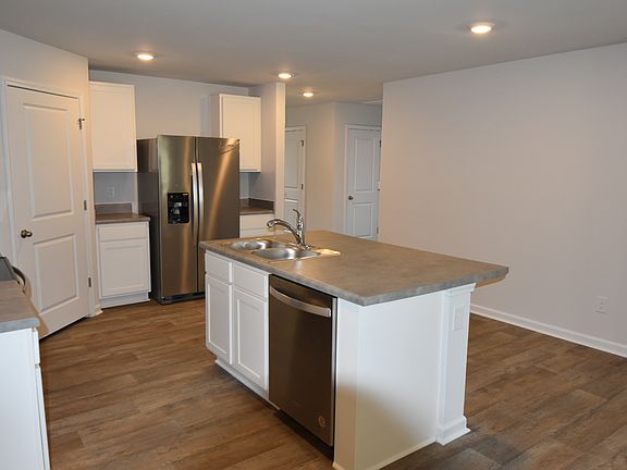 4th image of 1607 Bellamy Place Dr NE