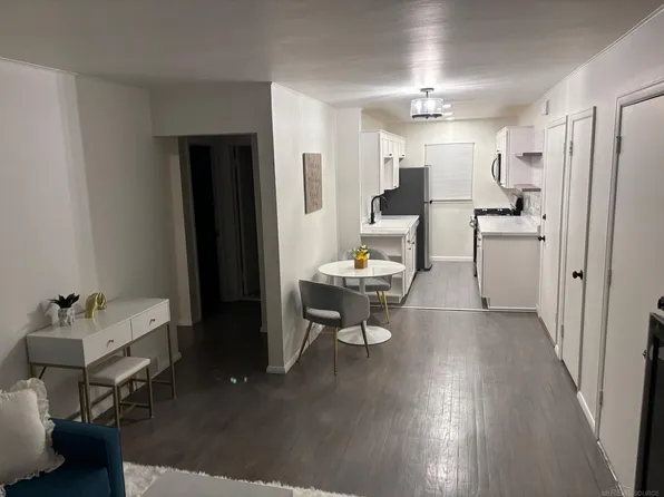 23301 Edsel Ford Ct, Saint Clair Shores, MI 48080