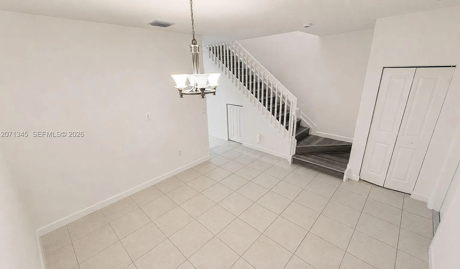 3 bed, 2.5 bath, 1393 sqft, $2,650 — Photo 3