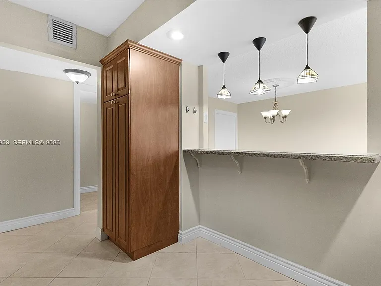 200 Leslie Dr #902 — Photo 12