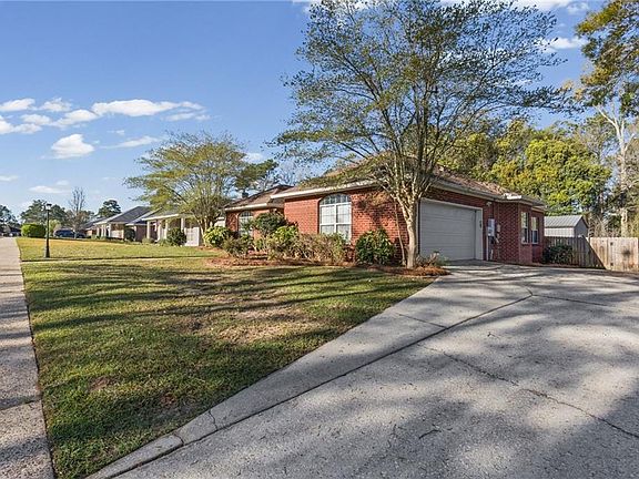 3rd image of 1630 Pine Station Rd E