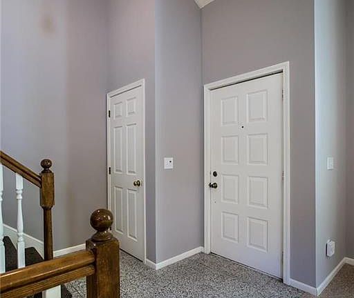 Nice big entry and closet.