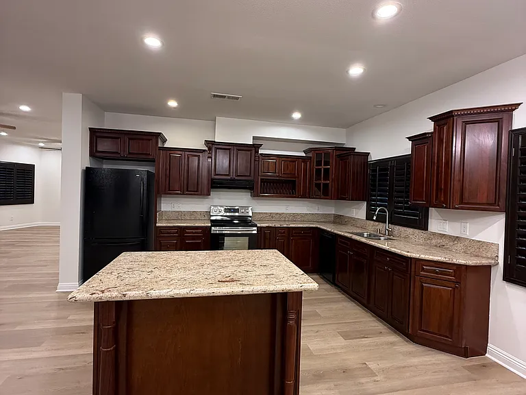 14401 Bloomfield Ave — Photo 8